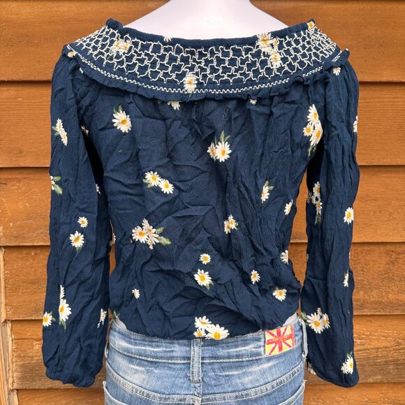 Aeropostale Navy Blue Off the Shoulder Daisy Floral Crop Top Size M - Picture 3 of 8